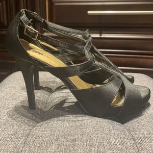 Fioni black Satin Pumps 7.5